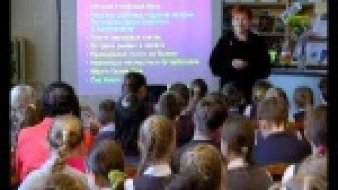 В центральной библиотеке для детей и юношества прошла тематическая встреча, на которой школьники окунулись в мир кино и книги.