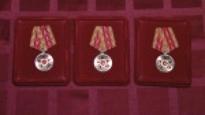 Юбилейные медали получили двести семьдесят ветеранов.