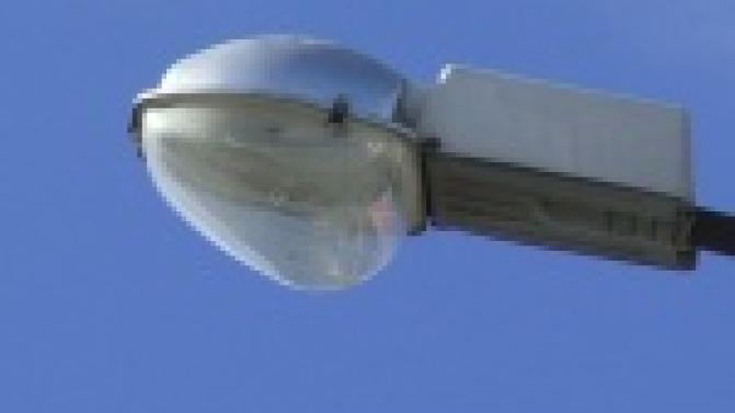 Вместо холодного, теплый свет.