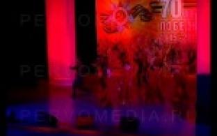 Серию бесплатных концертов организовало правительство Свердловской области совместно с театром эстрады