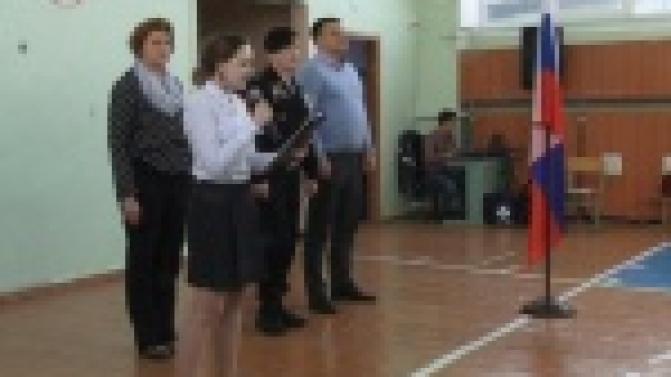 Хорошо учиться и стрелять без промаха.