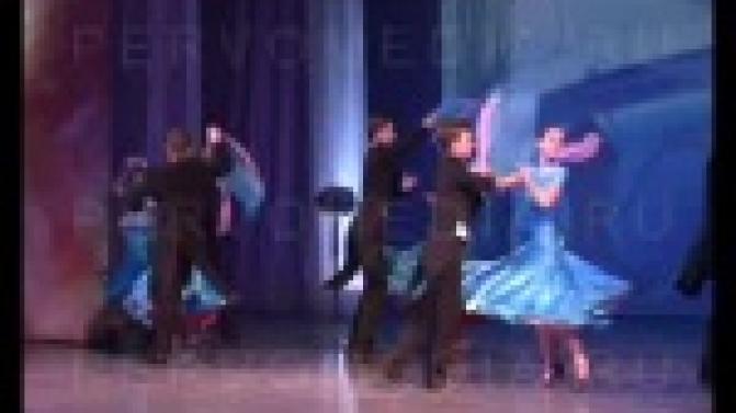 Поздравления принимают новотрубницы.