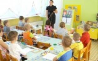 Теплые слова и красочные рисунки для мамы!