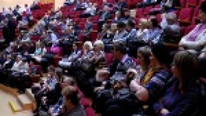 Вопросы министру ЖКХ, сотрудникам местной администрации и чиновникам областного уровня могли задать сегодня жители нашего города