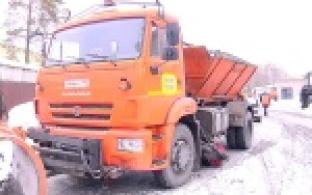 В Первоуральске временно приостановили посыпку проезжих частей.