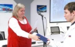 Дипломы о средне-профессиональном образовании получили студенты Первоуральского Металлургического Колледжа.