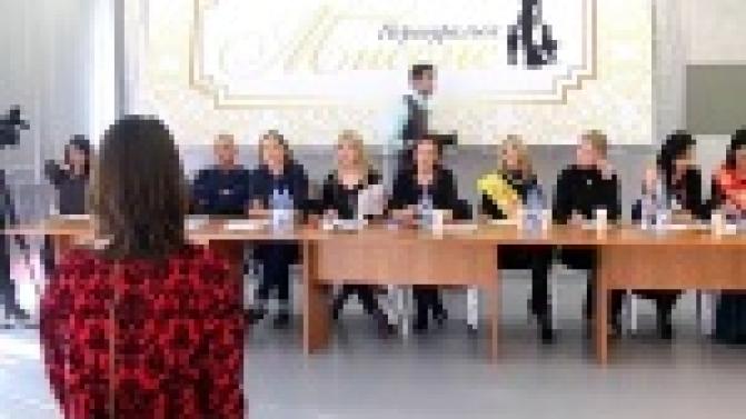 Совсем скоро определят, кому достанется титул "Миссис Первоуральск - 2015".