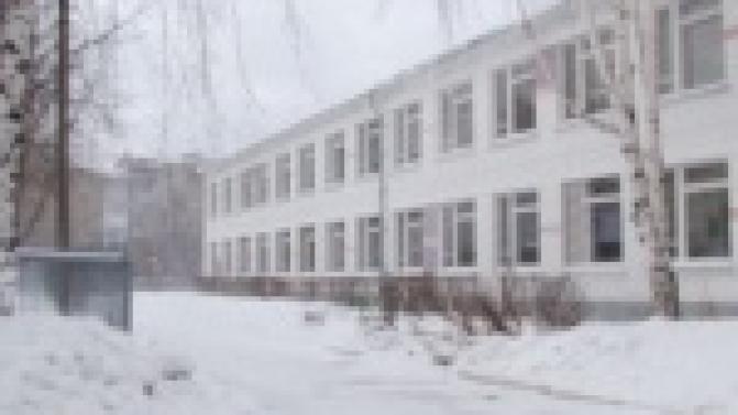 В новогодние каникулы ремонт начался в 28 й школе.