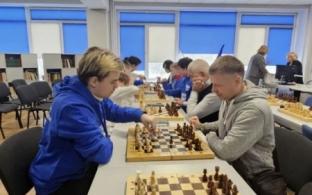 В Первоуральске в библиотеке Центра развития детей и молодёжи состоялся шахматный турнир «Шахматы для СВОих»