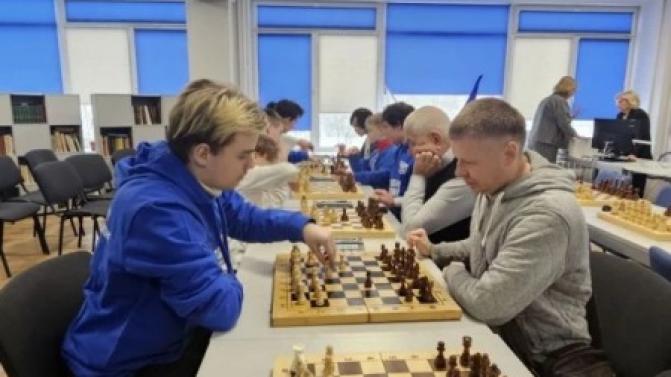 В Первоуральске в библиотеке Центра развития детей и молодёжи состоялся шахматный турнир «Шахматы для СВОих»