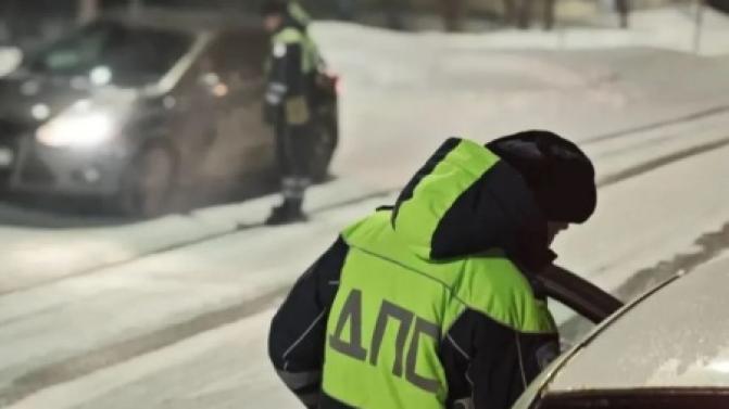 Более 10 тысяч нарушений ПДД пресечено автоинспекторами в Свердловской области за праздничные дни