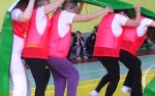 Чей наряд оригинальнее, и кто быстрее прибежит за покупками, сегодня выясняли первоуралочки