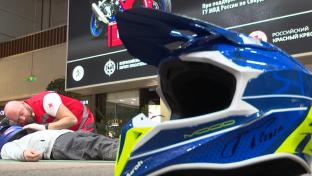 Врачи и ГИБДД напомнили байкерам правила дороги и приёмы первой помощи