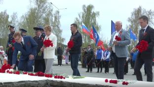 Торжественно-траурная церемония состоялась у Мемориала Славы возле городского кладбища