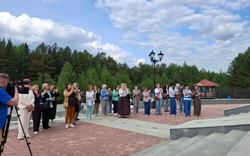 Сегодня Первоуральск принял выездное мероприятие Всероссийского библиотечного конгресса под темой «Многообразие культур. Единые ценности. Единая страна»