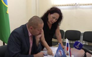 Пообщаться с представителями власти лично, чтобы решить насущную проблему