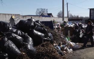 На городском кладбище готовятся к Родительскому дню