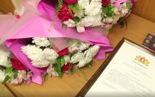 Представители волонтёрских организаций, которые оказывают помощь бойцам СВО, сегодня собрались в администрации Первоуральска, чтобы получить заслуженные награды
