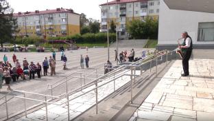 Площадка возле Дворца культуры Первоуральска вновь стала местом для танцев под открытым небом