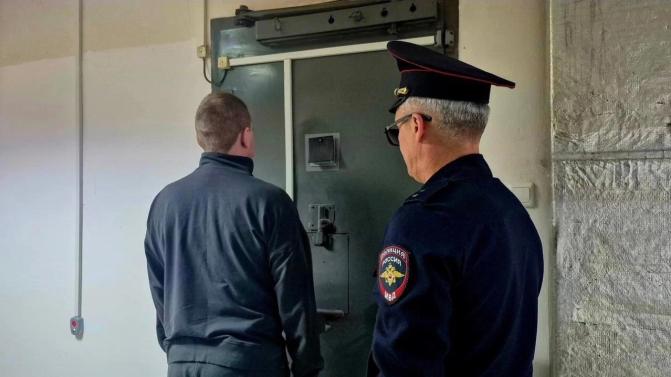 В Первоуральске будут судить 30-летнего мужчину, обвиняемого в пособничестве телефонным мошенникам